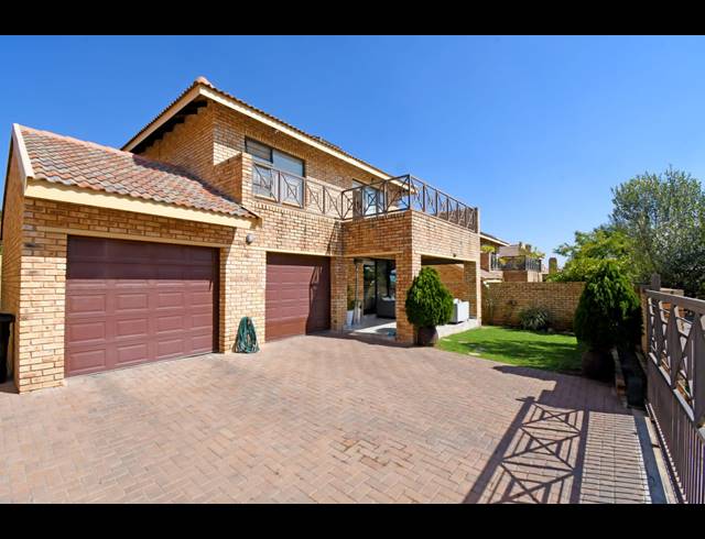 3 BEDROOM HOUSE FOR SALE IN NORTH RIDING